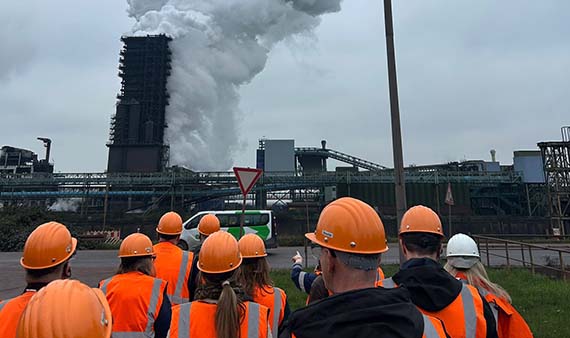 Statenleden krijgen rondleiding bij staalfabriek ThyssenKrupp in Duisburg