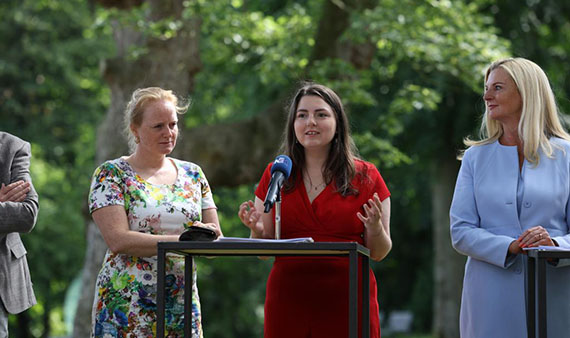 Statenlid Anouk Gielen (GroenLinks), achter spreekgestoelte, 2021 