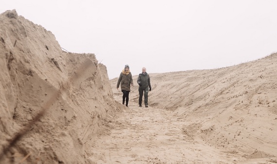 Videostill Duinversterking en natuurherstel op Texel. Klik op de afbeelding om de video te bekijken op YouTube.