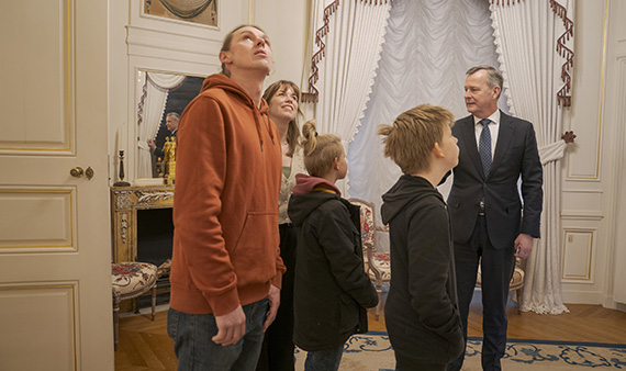 Rondleiding door het provinciehuis met gezin Boon. Fotograaf: Elmer van der Marel