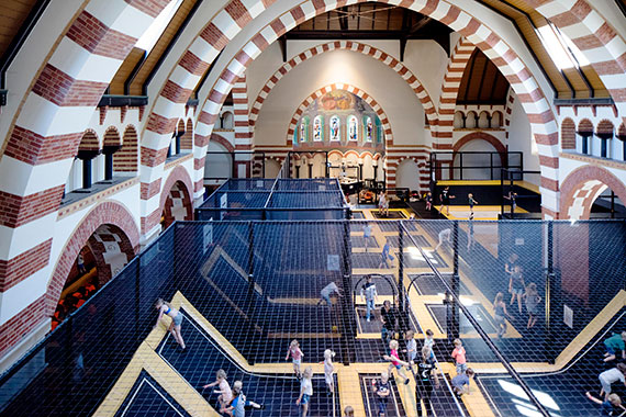 Trampolinepark in kerk Hilversum